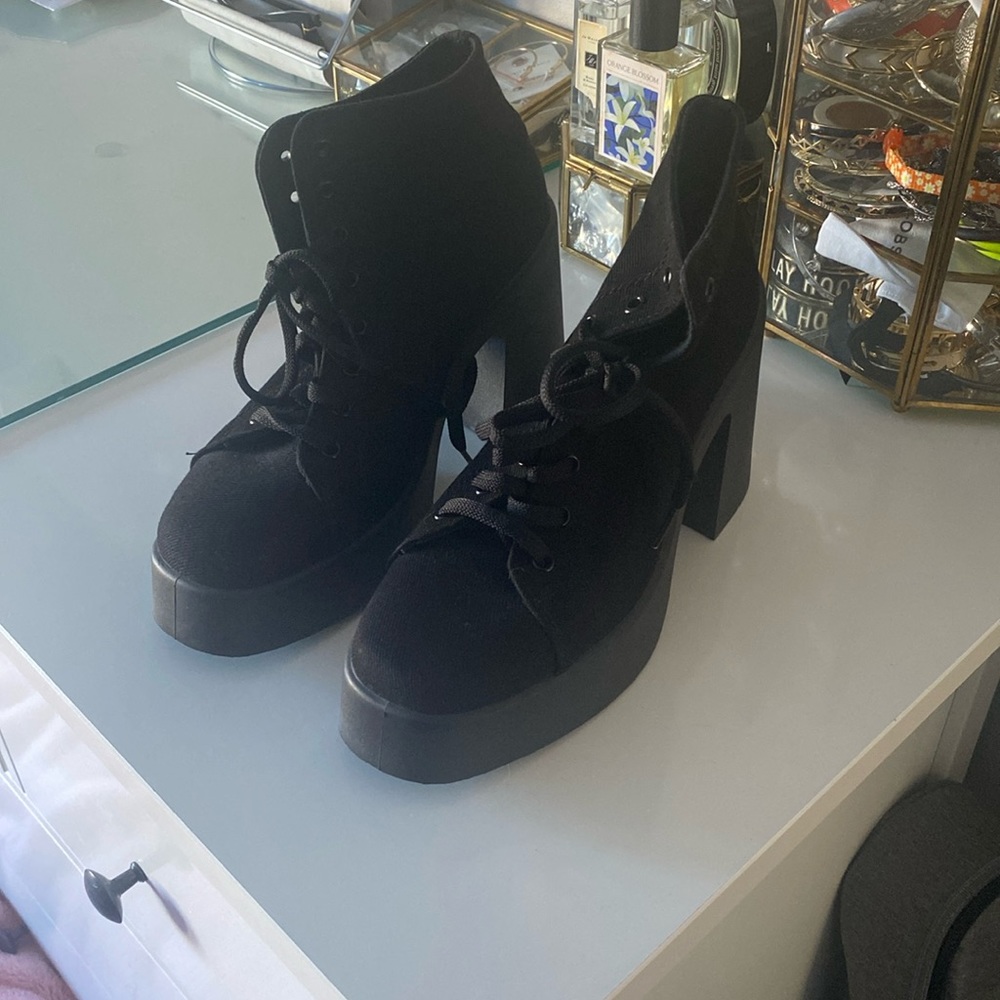 ASOS DESIGN PLATFORMS